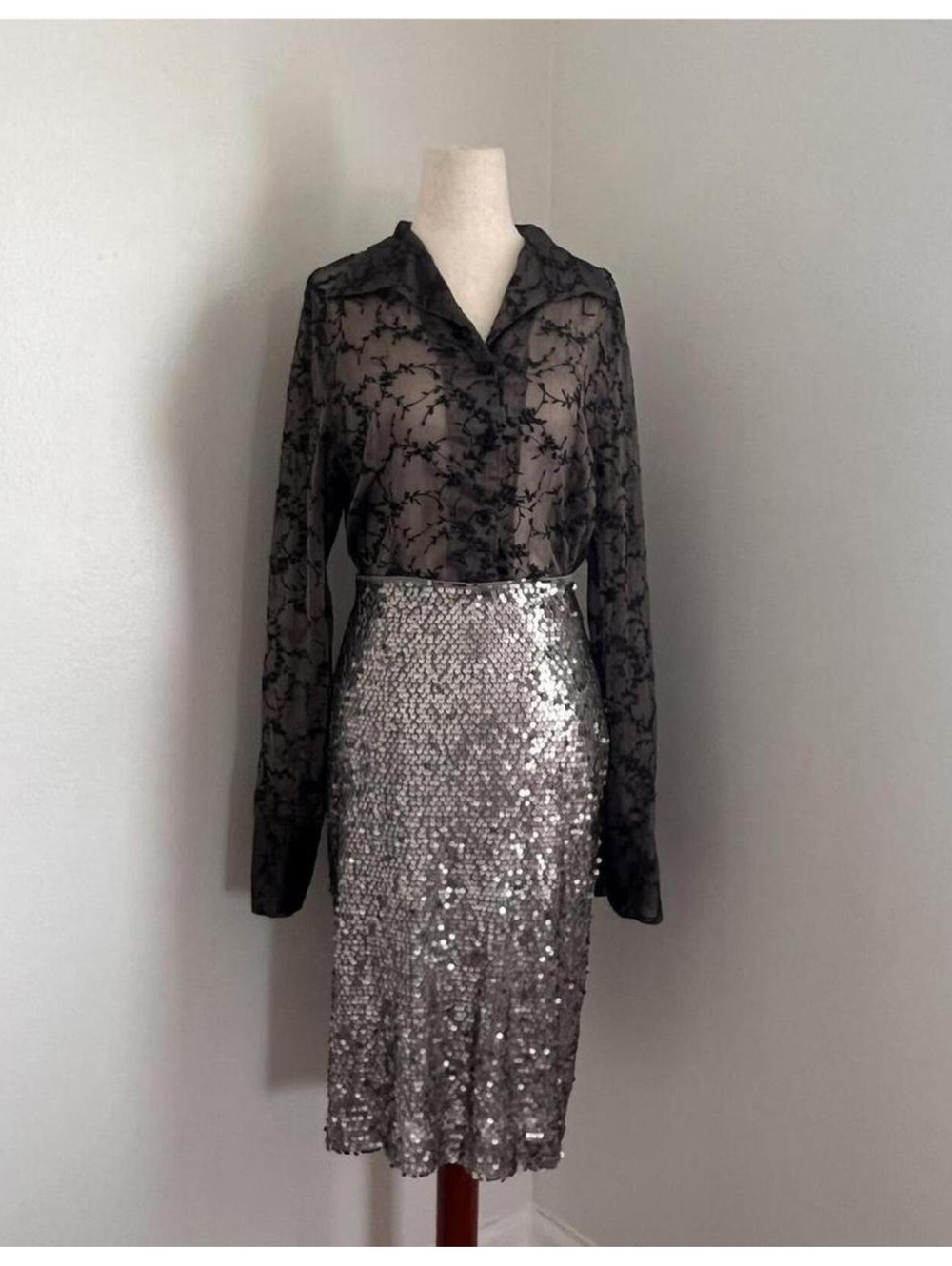 Express silver sequin pencil midi skirt. Size 8
